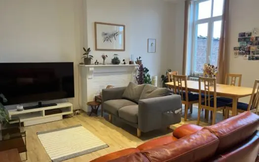 Appartement à louer  2 chambres 95 m², 825 €